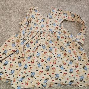 Hanna Andersson Cream Kids Top with Bluey and Red Character Print